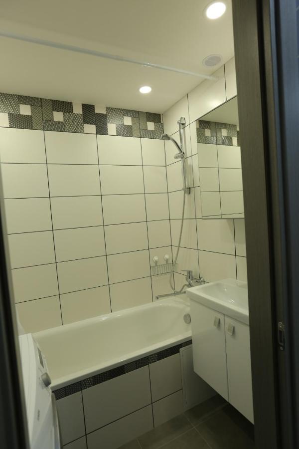 Comfy 2 Room Apartment - Free Parking - 350Mbps Wifi - Netflix Κάουνας Εξωτερικό φωτογραφία