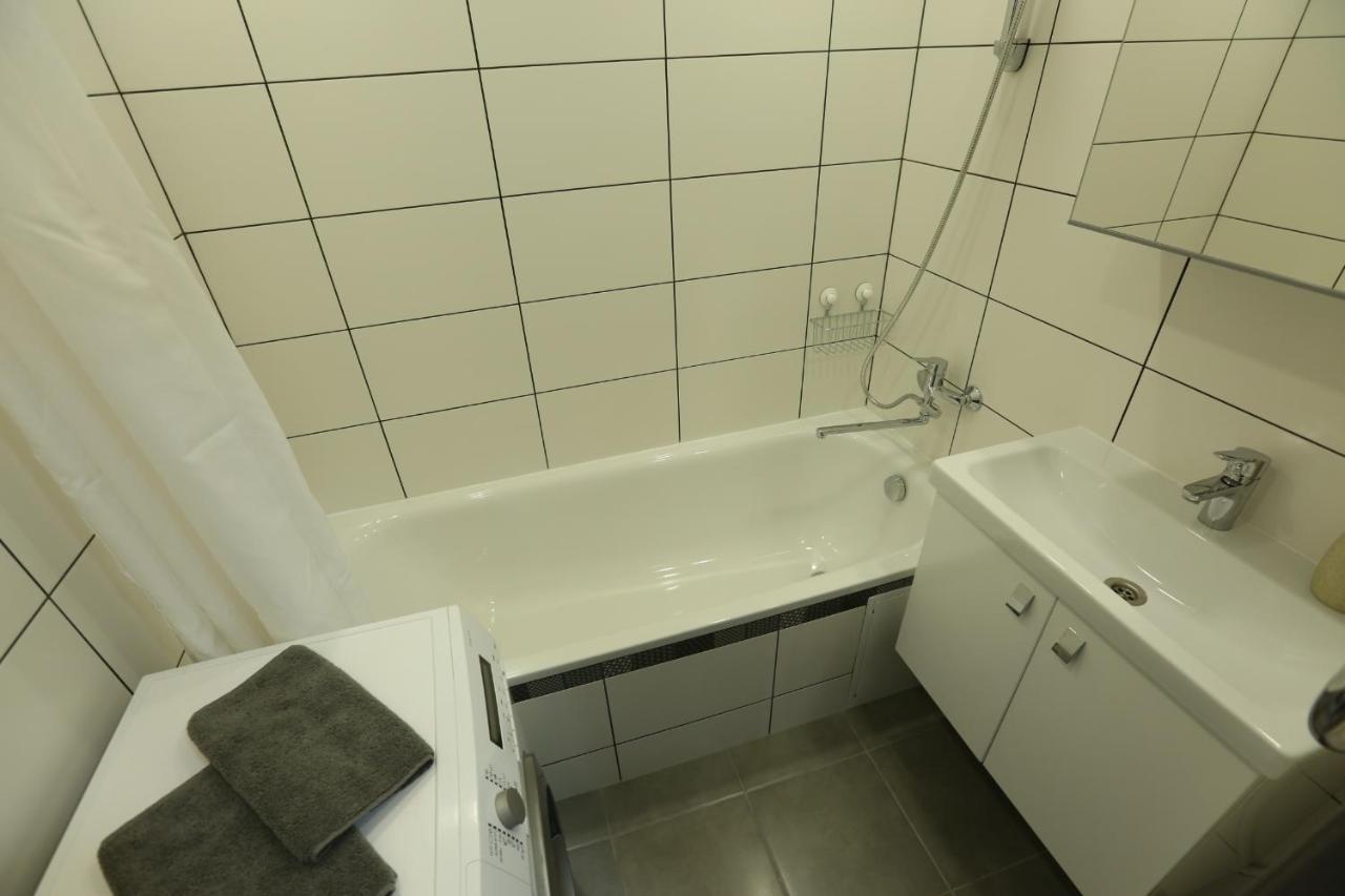 Comfy 2 Room Apartment - Free Parking - 350Mbps Wifi - Netflix Κάουνας Εξωτερικό φωτογραφία